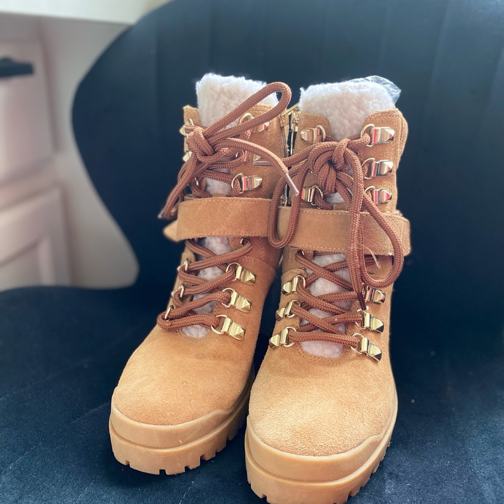 Women's Tan Suede Ankle Boots Faux Fur Shoe Lace Beige Fashion Statement Trend